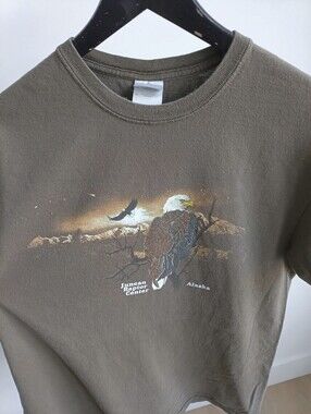 Vintage Y2K Alaska Juneau Raptor Center Eagle Tee Medium Gildan Brown T-Shirt